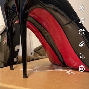 New Very Prive Christian Louboutin